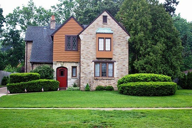1st image of 2202 Benderwirt Ave
