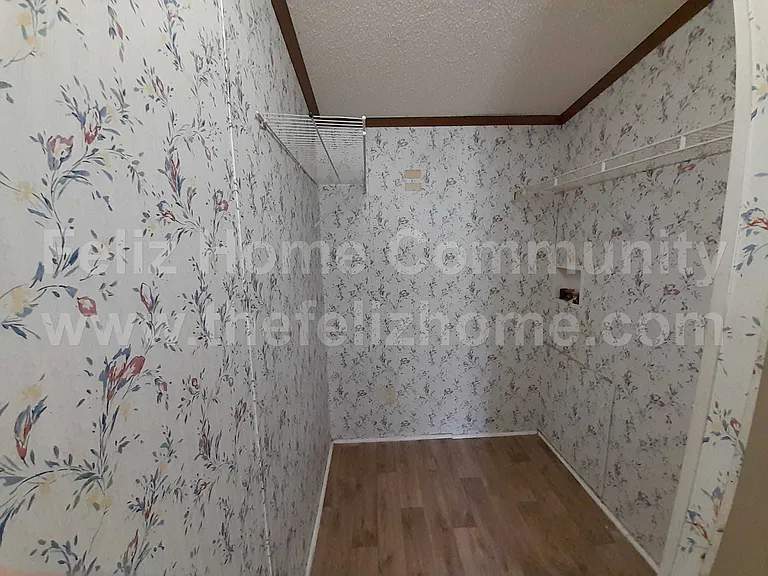 4-6016 Glade Rd #4 — Photo 4