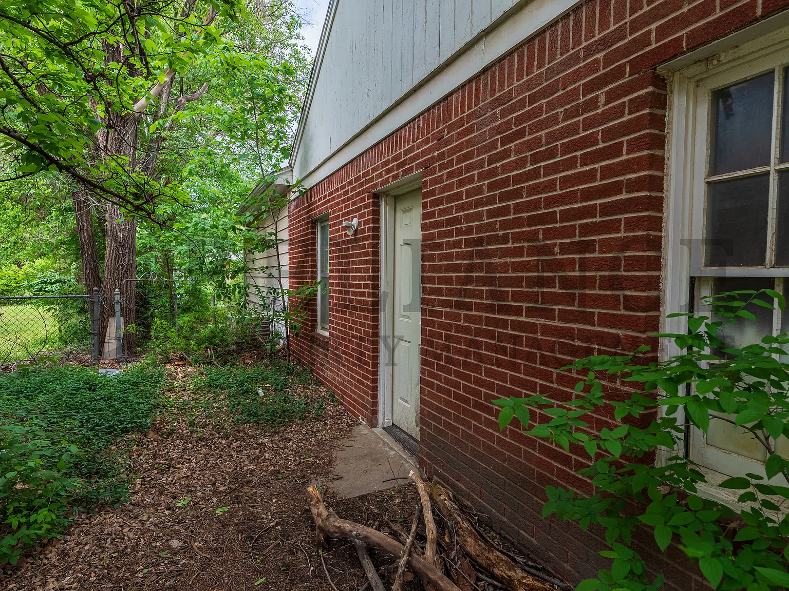 6114 East Rockwood Road - 1 — Photo 3