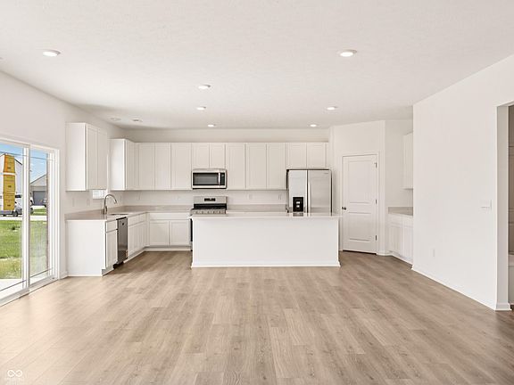 5th image of 240 Ames Dr