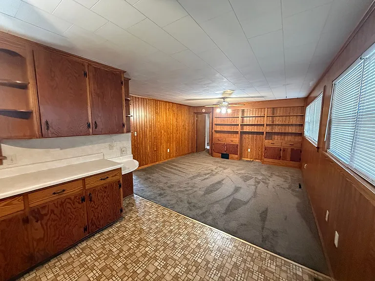 1010 Blount Ave — Photo 9