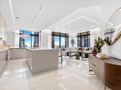 88 SW 7th St APT 4001, Miami, FL, 33130