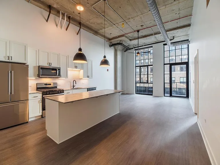 6 Corners Lofts — Photo 16