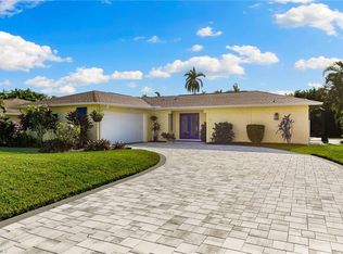 230 Pine Valley Cir, Naples, FL 34113
