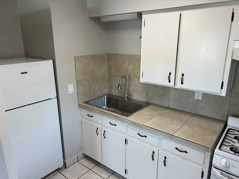 2025 S Forest Ave #1 — Photo 7
