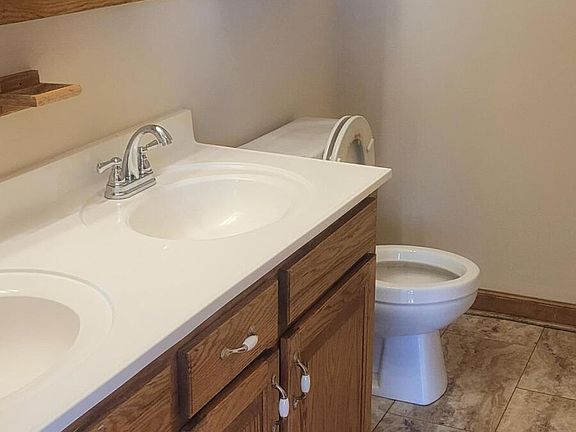 5th image of 221 Joanna Dr