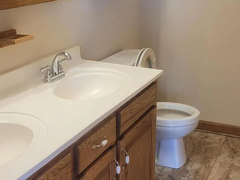 221 Joanna Dr — Photo 5