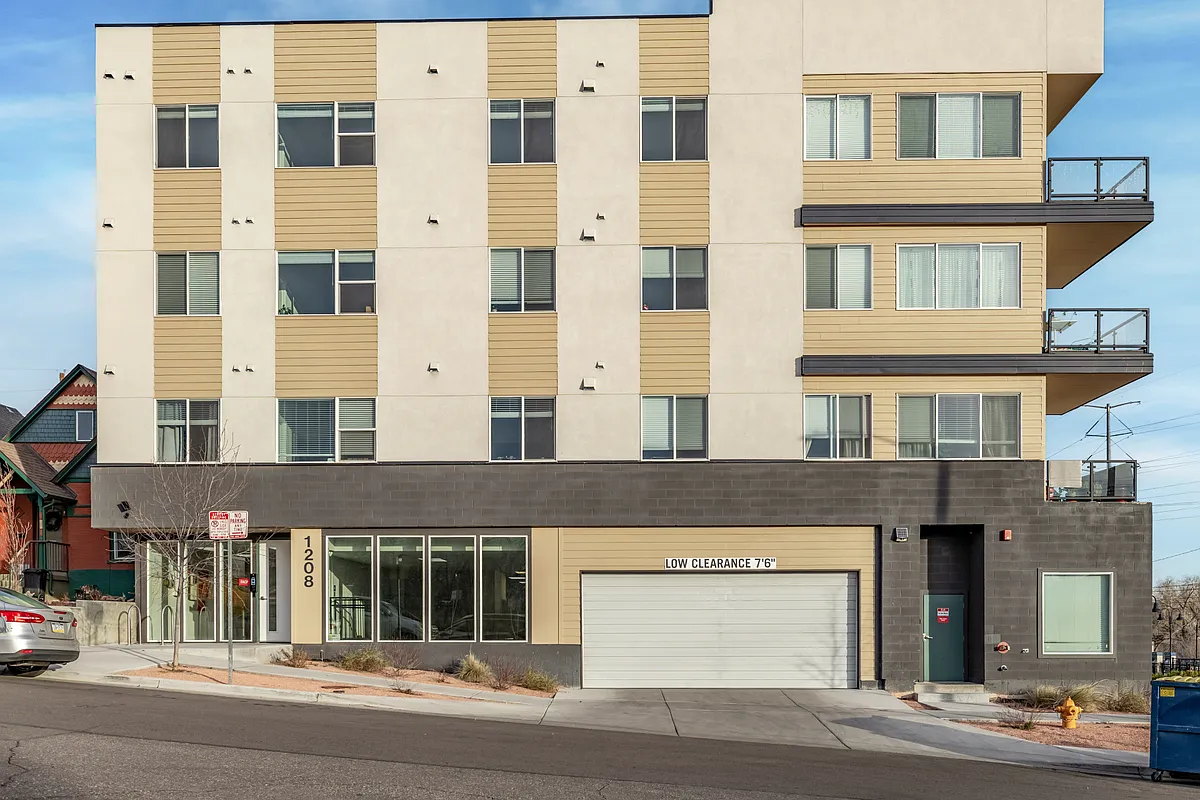 Building Photo - 1208 N Quitman St #302