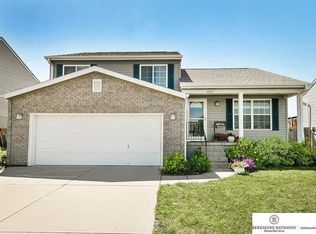 8112 S 161st Ter, Omaha, NE 68136