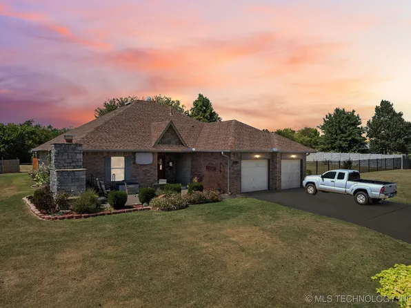 619 S Timberridge Dr, Cushing, OK 74023
