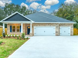 17 Cherokee Rd, Shalimar, FL 32579