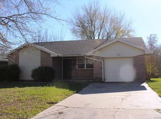 925 Charles Dr, Ada, OK 74820