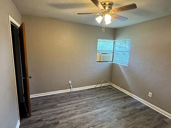 3rd image of 1322 Hancock St