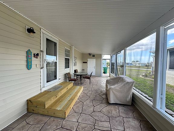 3rd image of 3485 Rossmere Rd