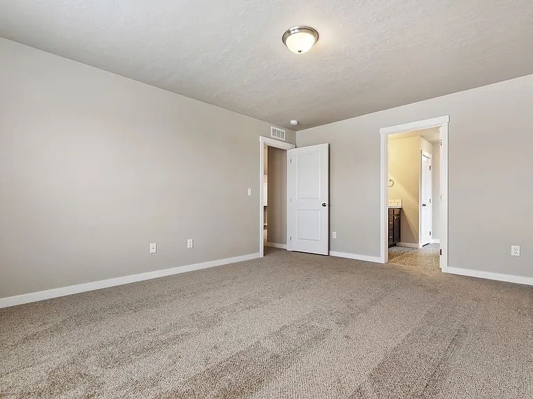 7807 S Dewberry Ave — Photo 7