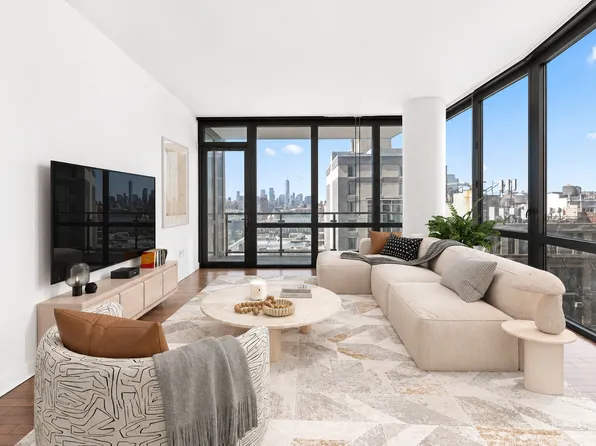 101 West 24th Street image 1 of 21