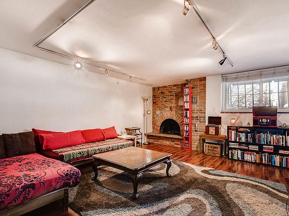 3rd image of 1243 N Gaylord St APT 109