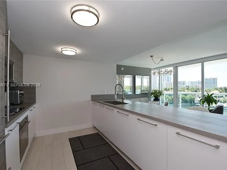 400 Sunny Isles Blvd #CU-521 — Photo 6