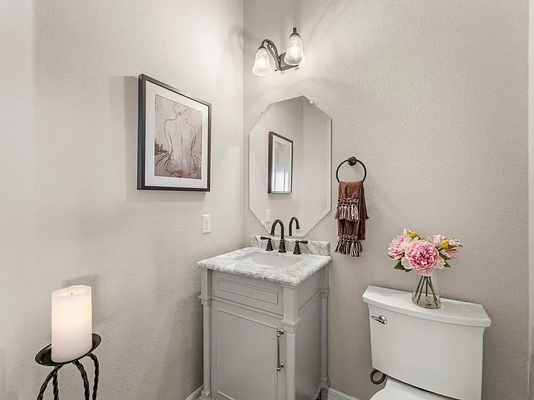 319 Lombardia Dr #21B — Photo 12