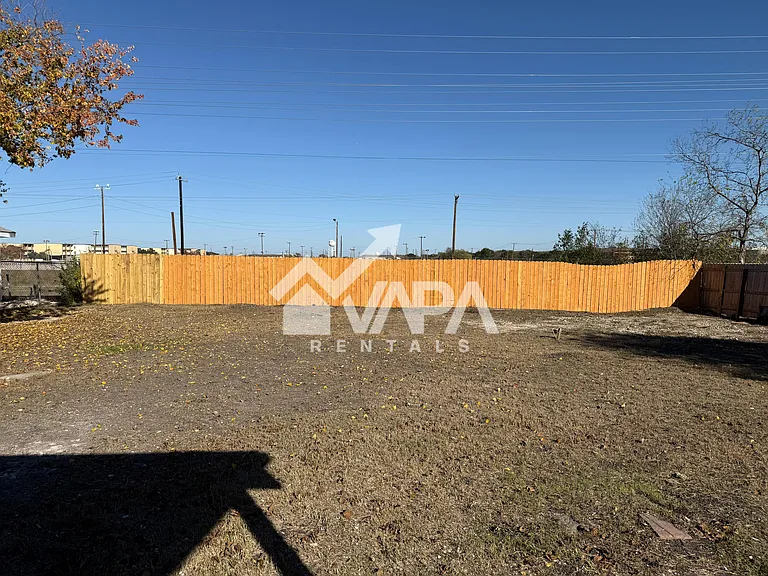 1994 Springvale Dr — Photo 12