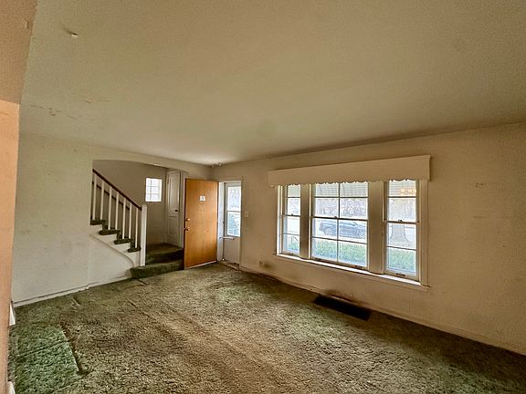 5th image of 4137 N Cumberland Ave