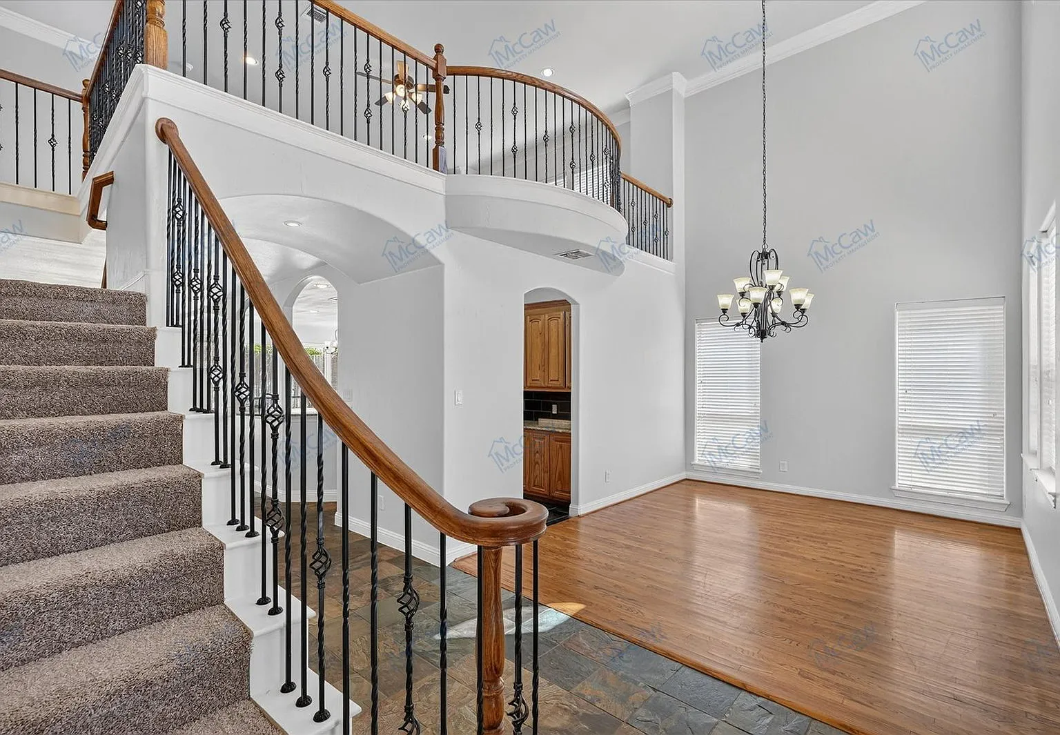 5 bed, 4.5 bath, 3925 sqft, $3,800 — Photo 3