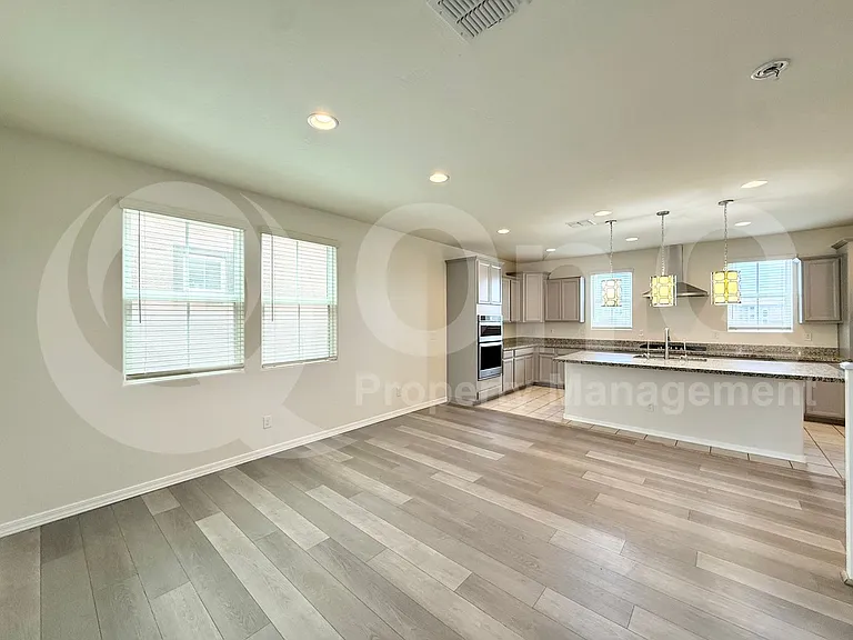 775 W Flintlock Way — Photo 12