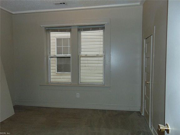 4th image of 410 W 31st St APT A