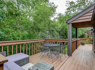 4250 S Ridgewood Ln #425, Greenfield, WI 53221