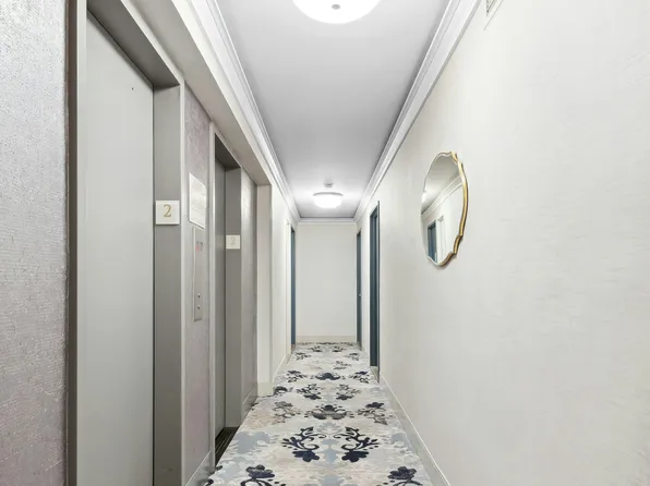 525 East 82nd Street image 10 of 11