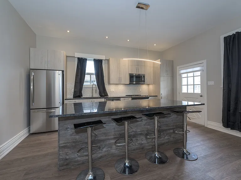 32 Cartwright St — Photo 13