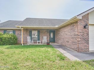 2009 Southern Oaks Dr, Maryville, TN 37801
