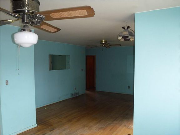 4th image of 47 Eden Ave