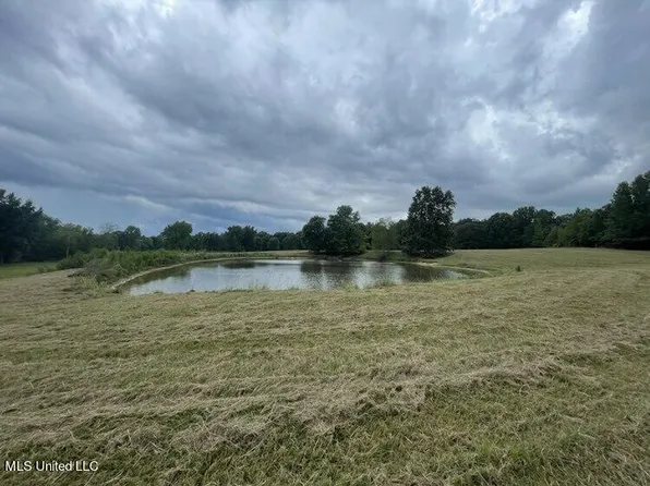 40 Williams Rd #15, Como, MS 38619