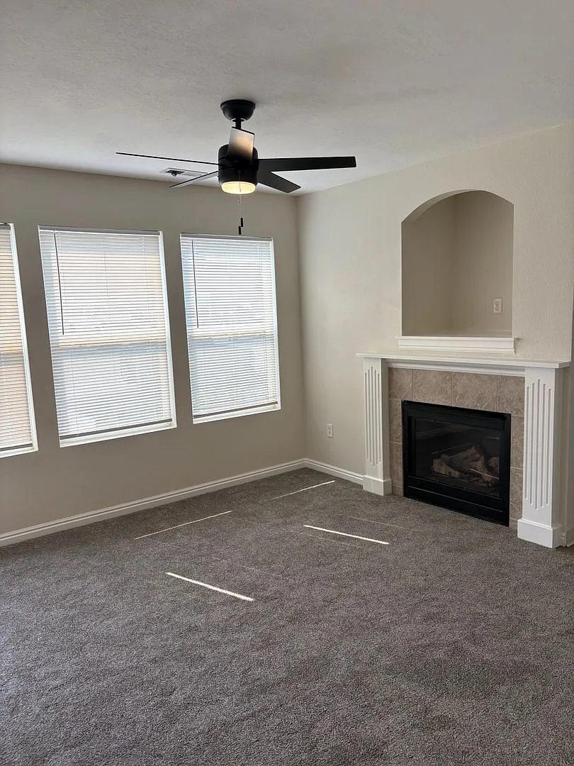 16921 Pinehurst Townhomes — Photo 2
