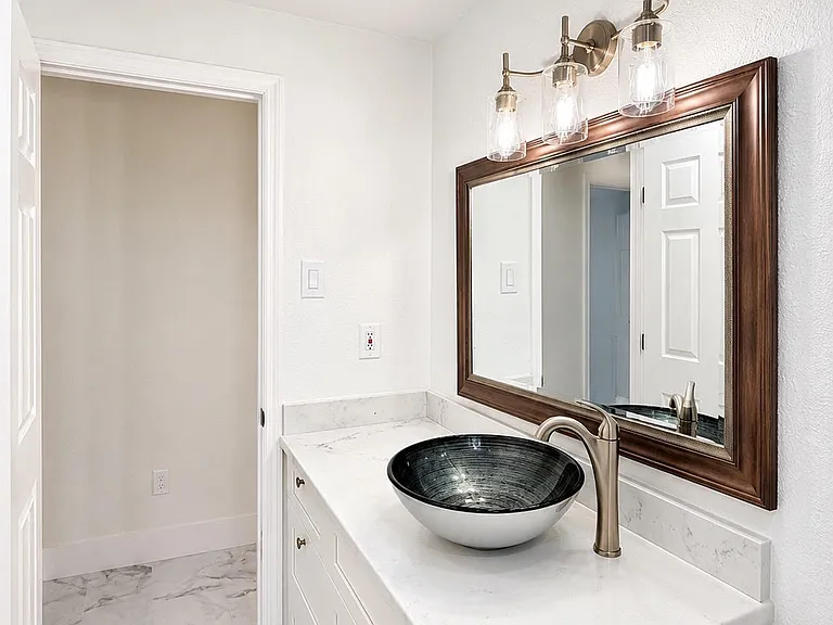 3525 SE 10th Pl — Photo 4