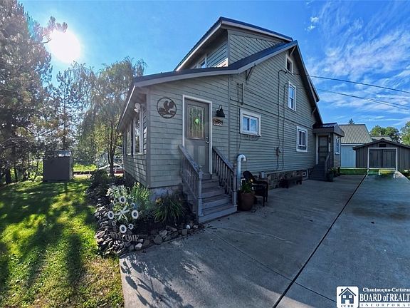3rd image of 2388 W Lake Rd
