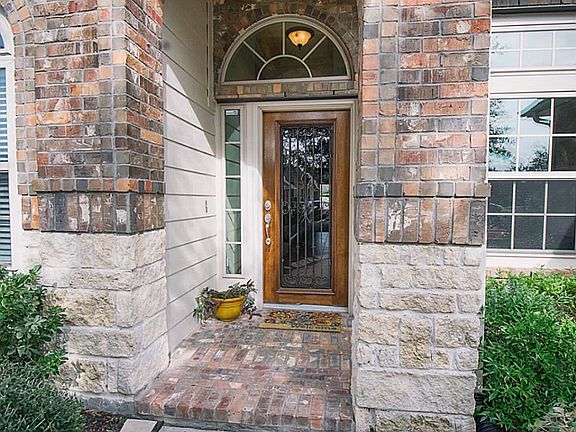 4th image of 2600 Chinaberry Park Ln
