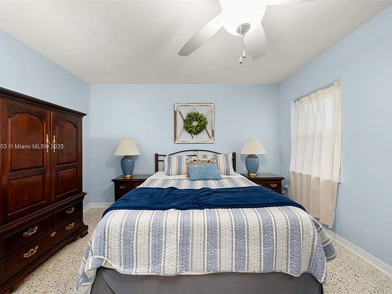 2551 Lakeview Dr — Photo 53