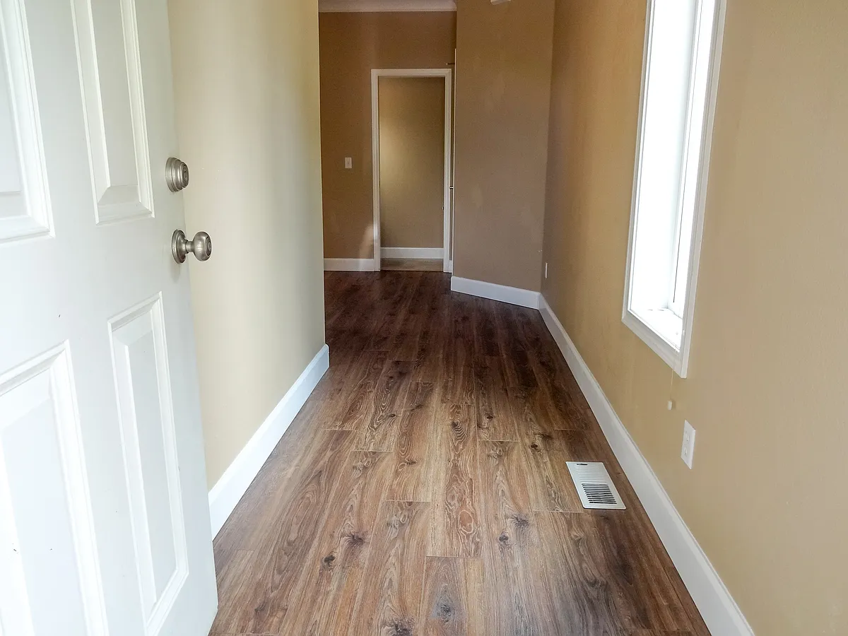 Entry - 3223 E 27th Cir
