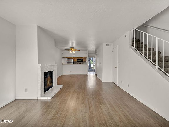 2nd image of 422 Barclay Ct