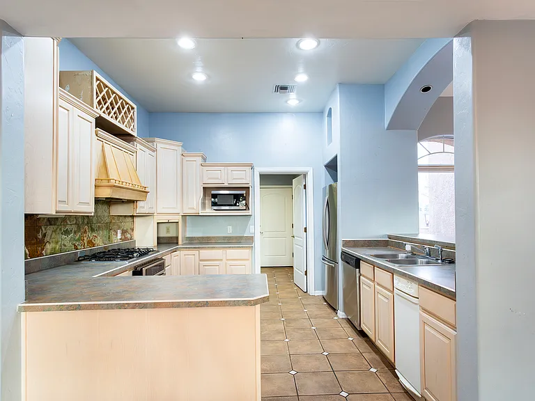 414 Bury Ct — Photo 25
