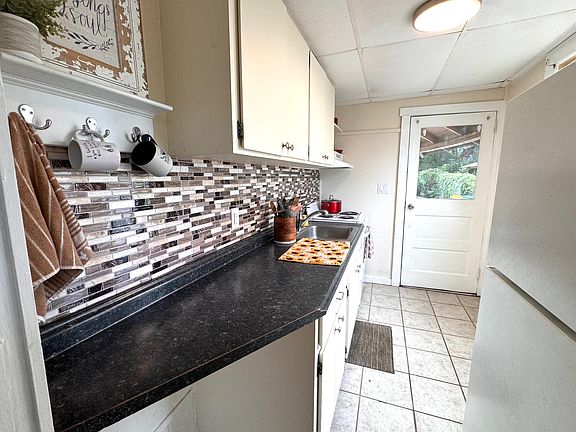 3rd image of 430 E Lemon Ave #2