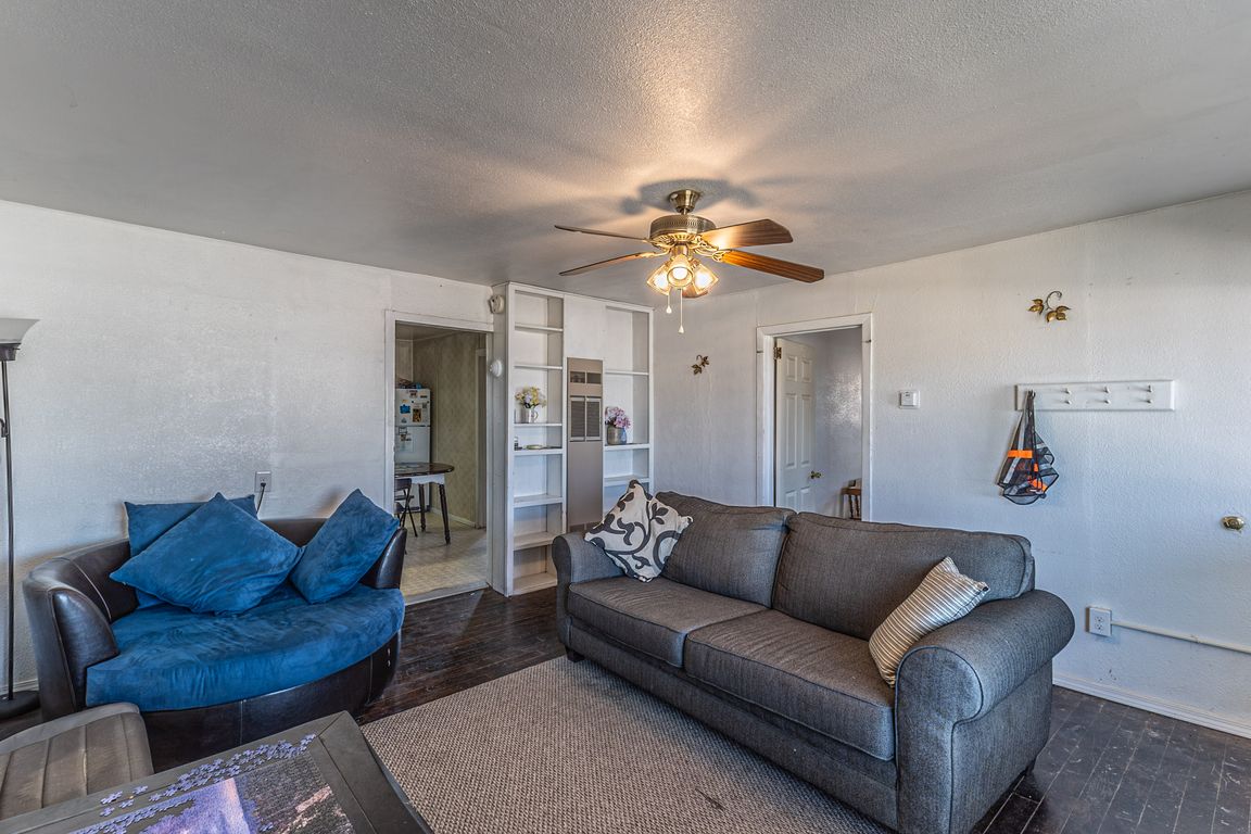 next background image