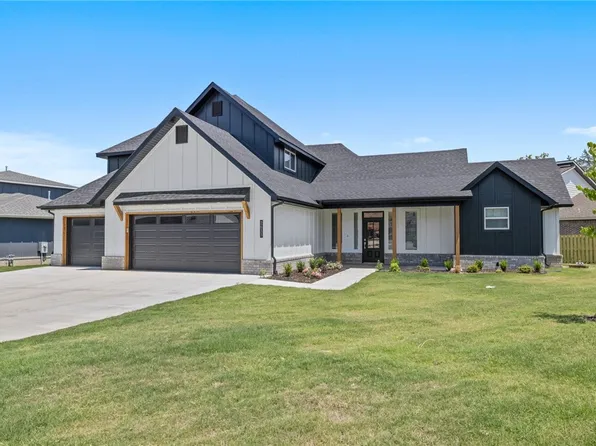 2633 Fairway Cir, Pea Ridge, AR 72751
