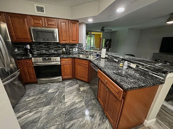 3rd image of 300 Scotia Dr APT 202