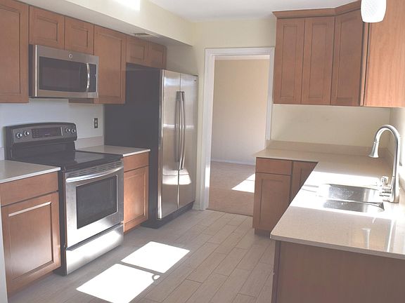 Newly remodeled kitchen with Silestone counters