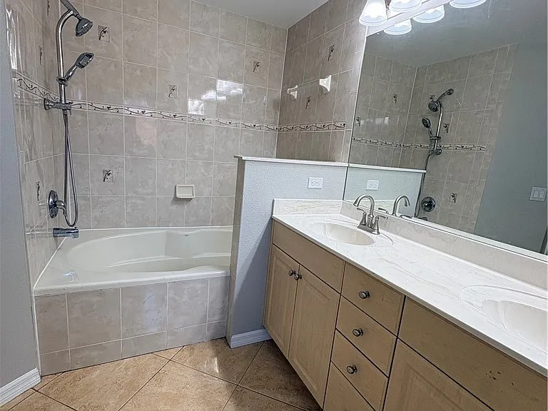 4313 SW 19th Ave — Photo 7