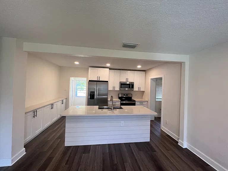 1715 W Grace St — Photo 3