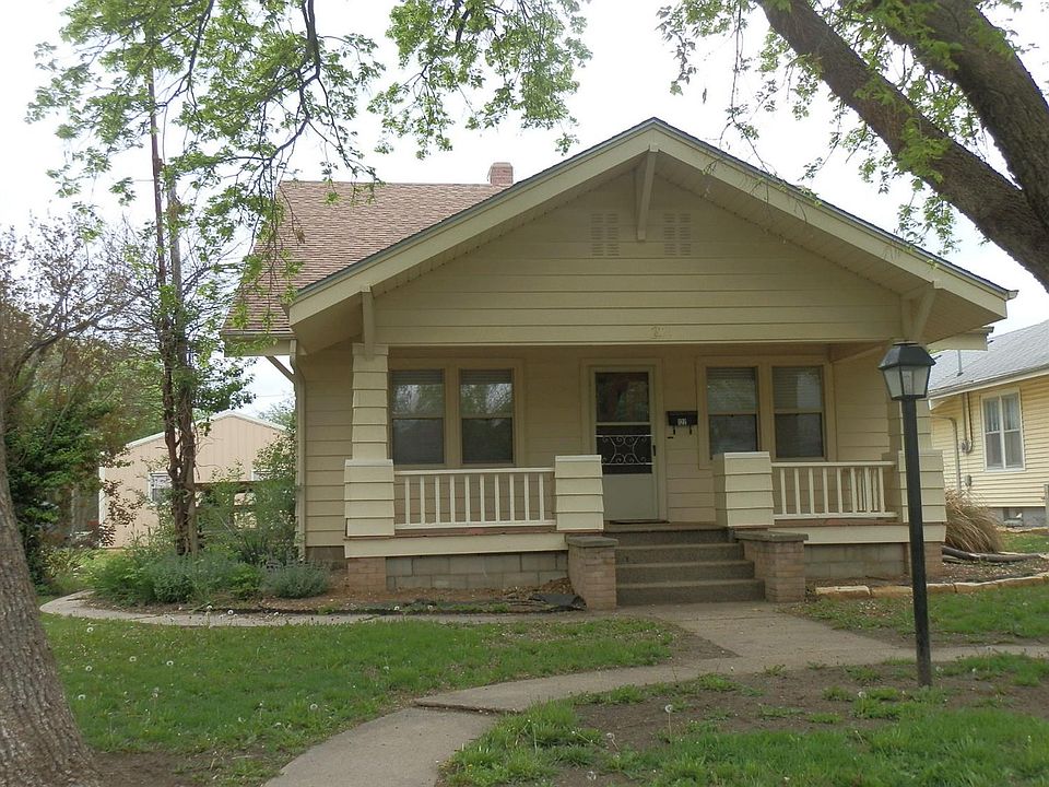 1st image of 122 E School St